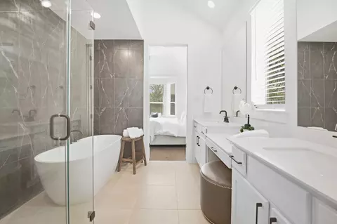 Bath - 112 Fox Run, Georgetown, TX 78628 photo 3 of 5