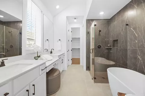 Bath - 112 Fox Run, Georgetown, TX 78628 photo 2 of 5