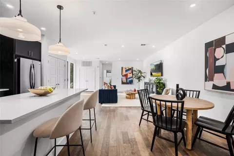 1615 E 7th St #208, Austin, TX 78702