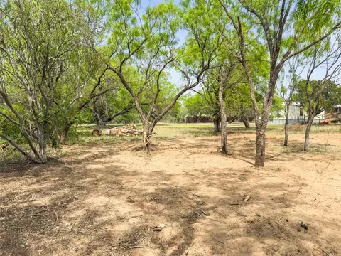 296 Seneca Dr, Burnet, TX 78611