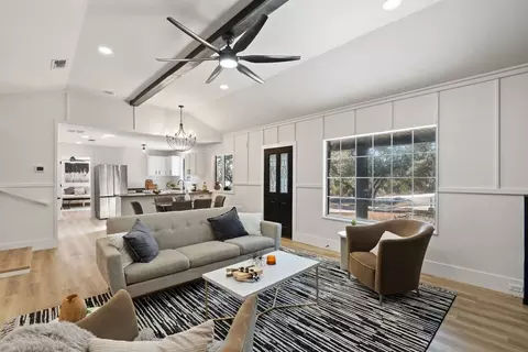 234 Woodcreek Dr, Wimberley, TX 78676