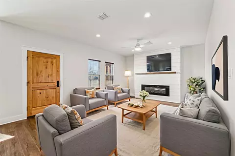 418 Stagecoach Trl, San Marcos, TX 78666