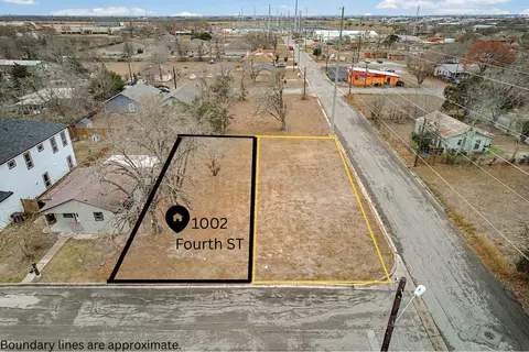 1002 Fourth St, Lockhart, TX 78644