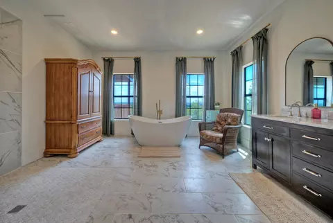 Bath - 198 Rolling Oak Dr, Elgin, TX 78621 photo 1 of 5