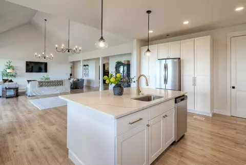 Kitchen - 198 Rolling Oak Dr, Elgin, TX 78621 photo 3 of 3