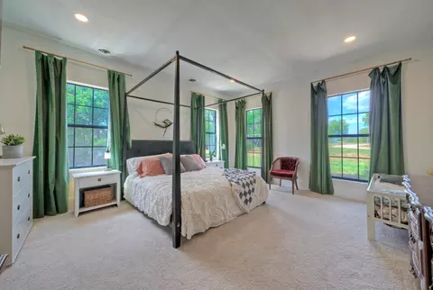Bedroom - 198 Rolling Oak Dr, Elgin, TX 78621 photo 1 of 6