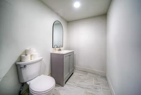 Bath - 198 Rolling Oak Dr, Elgin, TX 78621 photo 5 of 5
