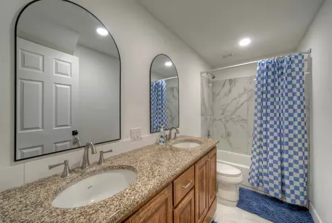 Bath - 198 Rolling Oak Dr, Elgin, TX 78621 photo 4 of 5