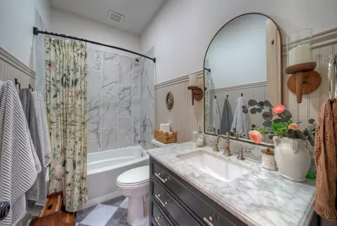 Bath - 198 Rolling Oak Dr, Elgin, TX 78621 photo 3 of 5