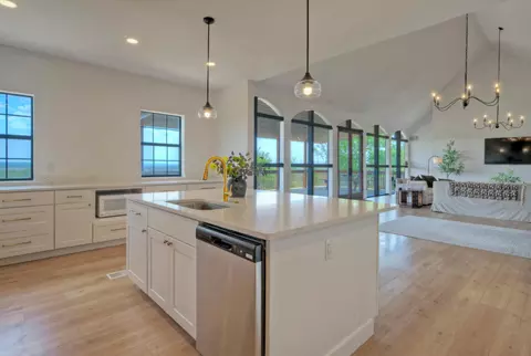 Kitchen - 198 Rolling Oak Dr, Elgin, TX 78621 photo 2 of 3
