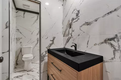 Bath - 1701 County Road 466, Elgin, TX 78621 photo 5 of 5