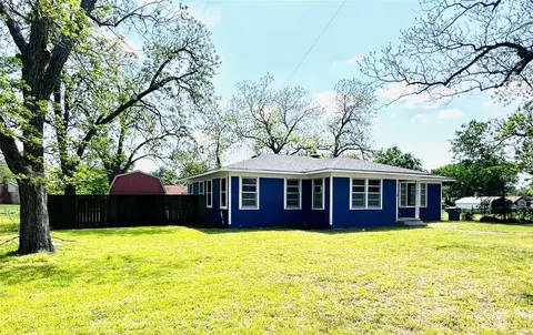 1307 W Main St, Cameron, TX 76520