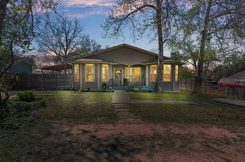 209 Harris St, Elgin, TX 78621