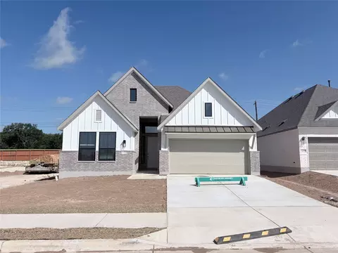 233 W Faulkner St, Liberty Hill, TX 78642