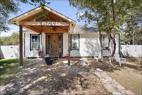 104 Pink Dahlia Dr, Dale, TX 78616