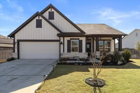 107 Freeman Day Dr, Bastrop, TX 78602