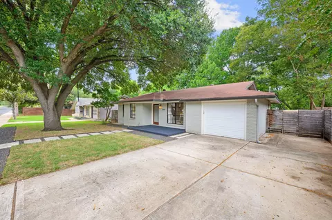Exterior - 2506 E Side Dr, Austin, TX 78704 photo 6 of 7