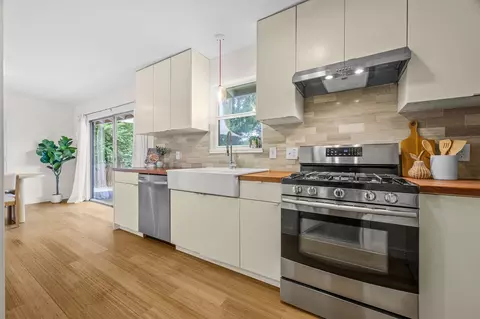 Kitchen - 2506 E Side Dr, Austin, TX 78704 photo 3 of 3