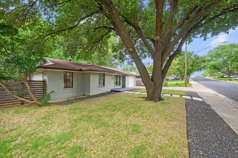 Exterior - 2506 E Side Dr, Austin, TX 78704 photo 7 of 7