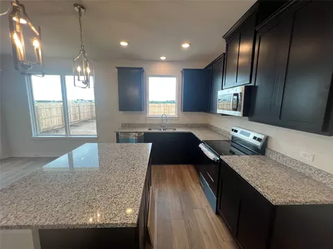 Kitchen - 255 Gus Loop, Georgetown, TX 78626 photo 1 of 2