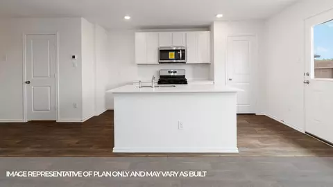 Kitchen - 504 Wild Goose Dr, Luling, TX 78648 photo 6 of 6