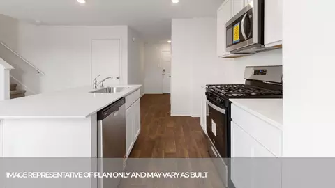 Kitchen - 504 Wild Goose Dr, Luling, TX 78648 photo 4 of 6