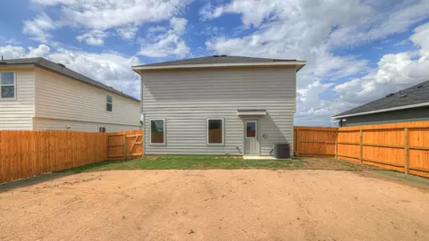 Other - 504 Wild Goose Dr, Luling, TX 78648 photo 10 of 12