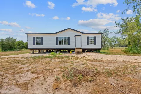 1375 Plant Rd, Luling, TX 78648 photo 2