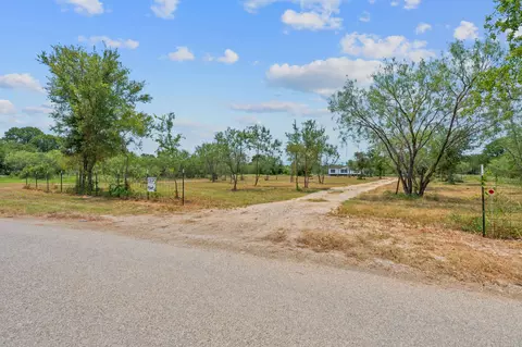 1375 Plant Rd, Luling, TX 78648 photo 14