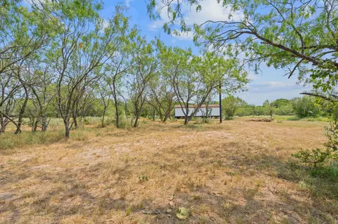 1375 Plant Rd, Luling, TX 78648 photo 13