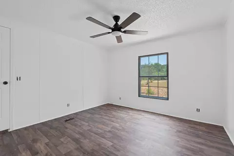 1375 Plant Rd, Luling, TX 78648 photo 7