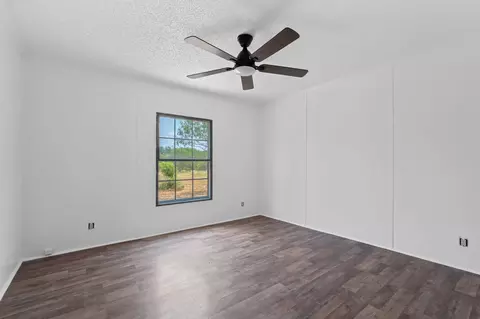 1375 Plant Rd, Luling, TX 78648 photo 8