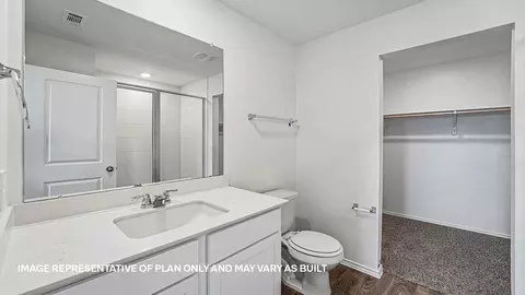 Bath - 1083 Phantom Hill Blvd, Buda, TX 78610 photo 1 of 1