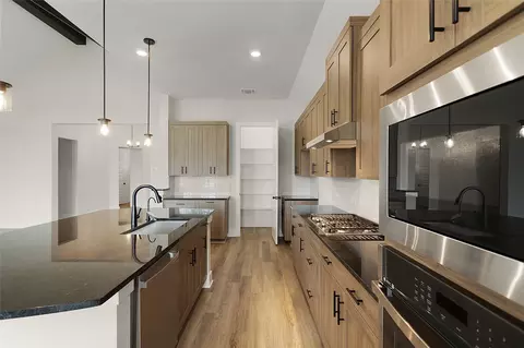 Kitchen - 325 Ridgewell Loop, Georgetown, TX 78633 photo 1 of 2