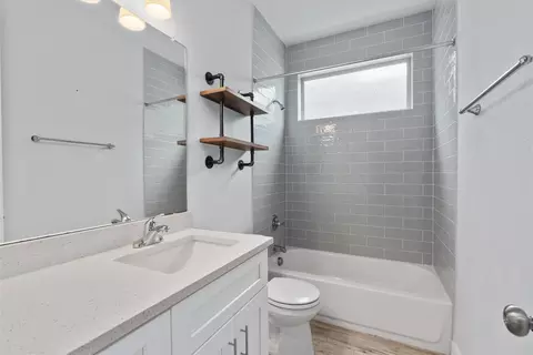 Bath - 941 Del Raphael Dr, Leander, TX 78641 photo 2 of 2