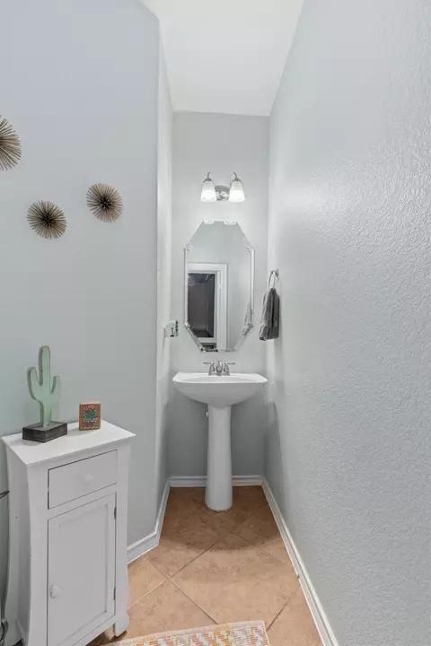 Bath - 400 Red Hawk Dr, Leander, TX 78641 photo 3 of 4