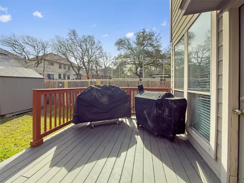 Exterior - 400 Red Hawk Dr, Leander, TX 78641 photo 5 of 10