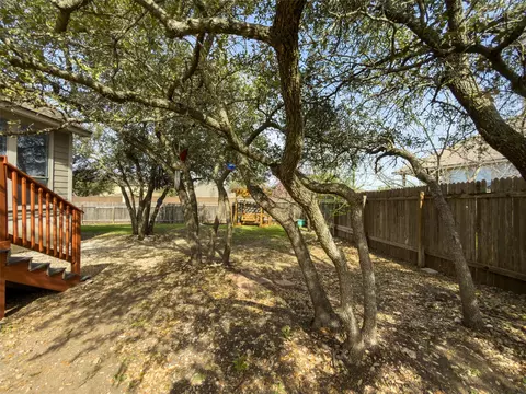 Exterior - 400 Red Hawk Dr, Leander, TX 78641 photo 8 of 10