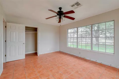 Bedroom - 103 Robin Ln, Luling, TX 78648 photo 2 of 7
