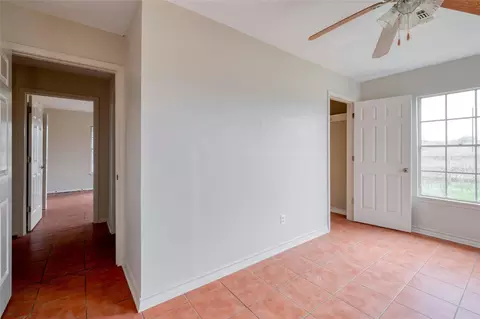 Bedroom - 103 Robin Ln, Luling, TX 78648 photo 6 of 7