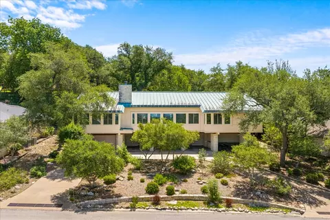 405 Valley View Dr, La Grange, TX 78945