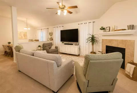 105 Quartz Dr, Jarrell, TX 76537 photo 5