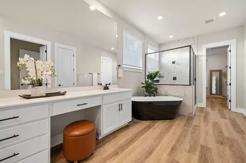 Bath - 2345 Beebalm St, Leander, TX 78641 photo 1 of 5