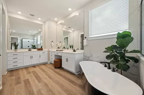 Bath - 2345 Beebalm St, Leander, TX 78641 photo 3 of 5