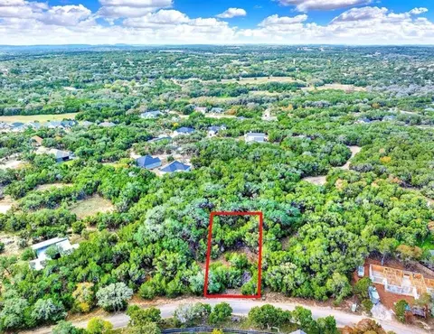 32 Persimmon Dr, Wimberley, TX 78676