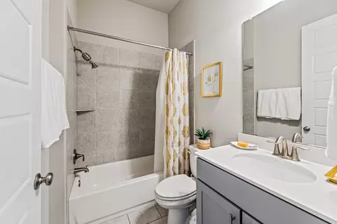 Bath - 108 Redtail Ln, Leander, TX 78641 photo 4 of 4