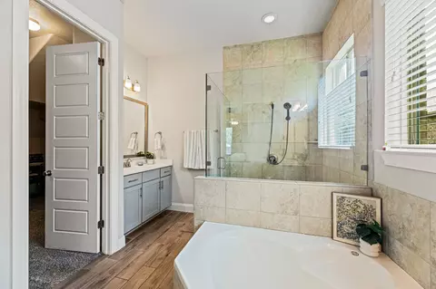 Bath - 108 Redtail Ln, Leander, TX 78641 photo 2 of 4