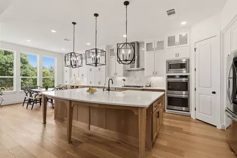 542 Running Bird Rd, Austin, TX 78737