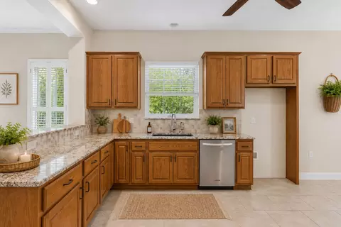 Kitchen - 109 Crystal Springs Dr, Georgetown, TX 78633 photo 3 of 4