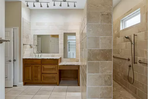 Bath - 109 Crystal Springs Dr, Georgetown, TX 78633 photo 2 of 3
